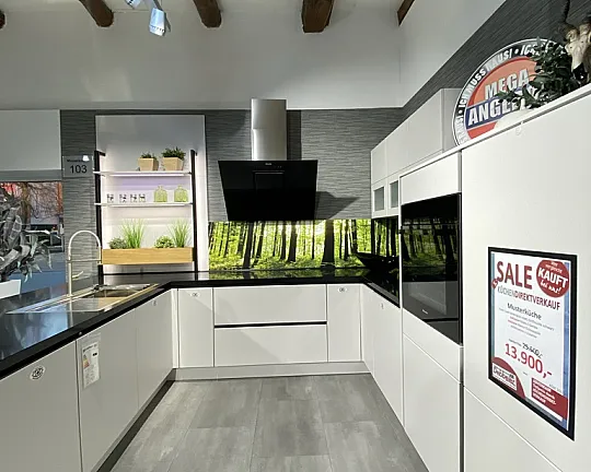 moderne U-Küche in Seidengrau - Vaduz