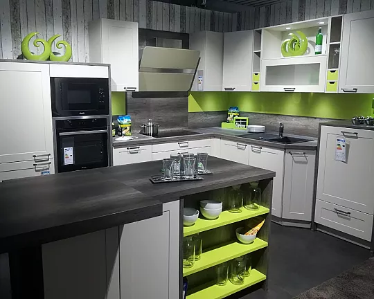 Landhausküche Weiß Grün mit Kücheninsel inkl. E-Geräte - Valletta
