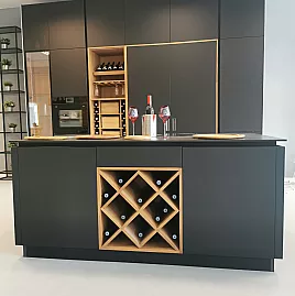 Küche Schwarz Modern Design Matt mit Echtholz Weinregal Grifflos