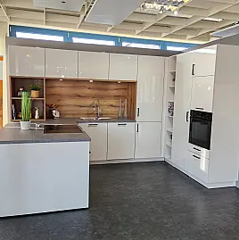 Stilvolle Küche in U-Form mit besonderen Details