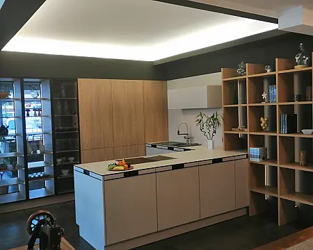 Leicht 254 TOCCO Frontfarbe: 130 Mohair + Sommereiche · Moderne und zeitlose U-Küche