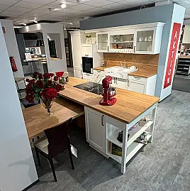 Wunderschöne Landhausküche Häcker Bristol Esche Massivholz/Furnier weiß lackiert und Asteiche Natur Repro Nachbildung