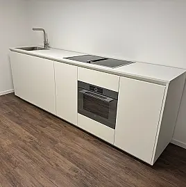 White-1 - Die Luxuszeile mit Massivholz und besten Geräten