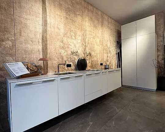 Wandhängende b3 Küche in Mattlack - b3