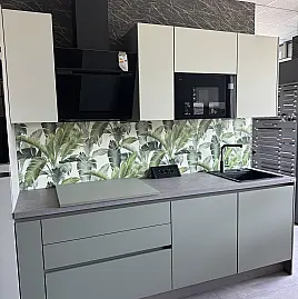 Modell „Senso“ in Olive Premium matt mit hochwertiger AEG-Ausstattung