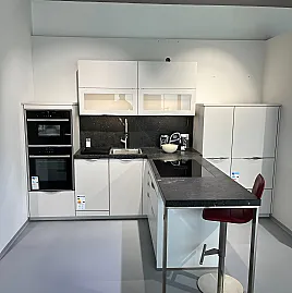 Moderne Designküche Lack Seidengrau mit Griffleiste