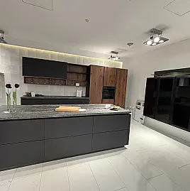 Küchenzeile mit Insel + Sideboard Systemat AV2135-GL Schwarz UV Mattlack  HK1335