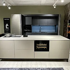 Moderne Premium Designer-Küche mit außergewöhnlichen Falttürensystem.