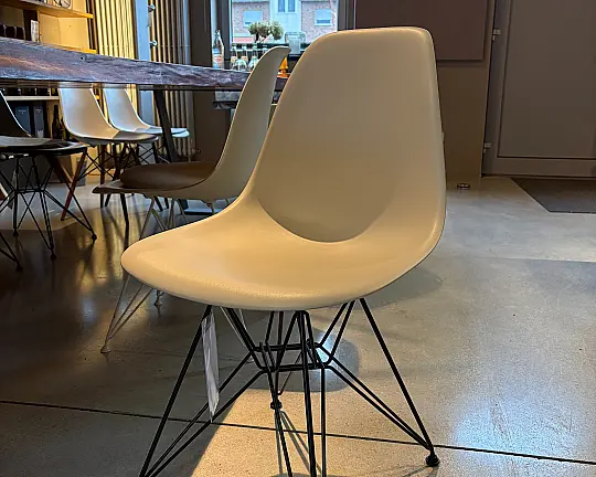 Eames Plastic Side Chair DSR - Plastic Chair