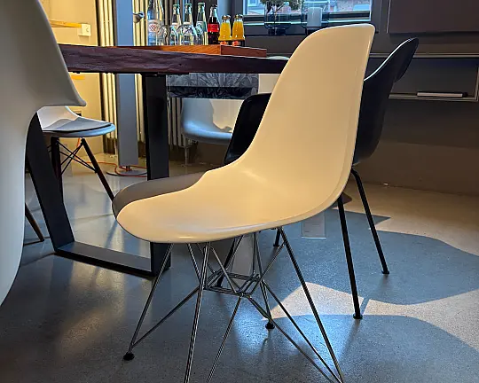 Eames Plastic Side Chair DSR - Plastic Chair