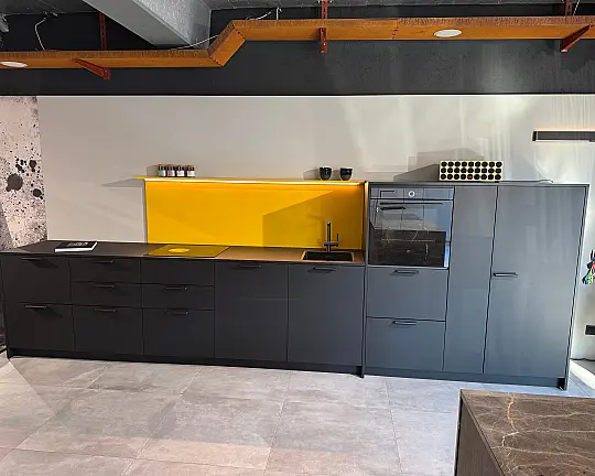 The Line - Kombination in Schwarz und Gelb mit Holz & Leder - S187 | Die Manufaktur