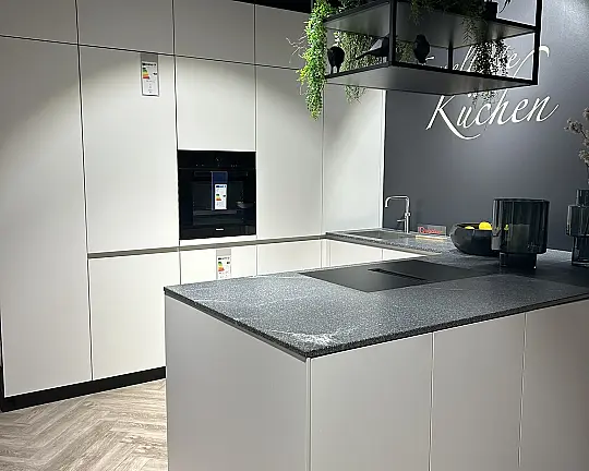 Wunderschöne Next Küche in muschelweiß - NX240