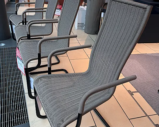 4× Hochlehnkragstuhl „D26 SP“ von Tecta – Geflecht kieselbeige – Stahlrohr schwarz – Setpreis - 4× Hochlehnkragstuhl „D26 SP“ von Tecta