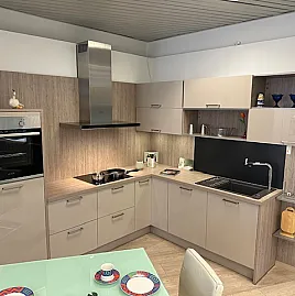 Moderne L-Küche