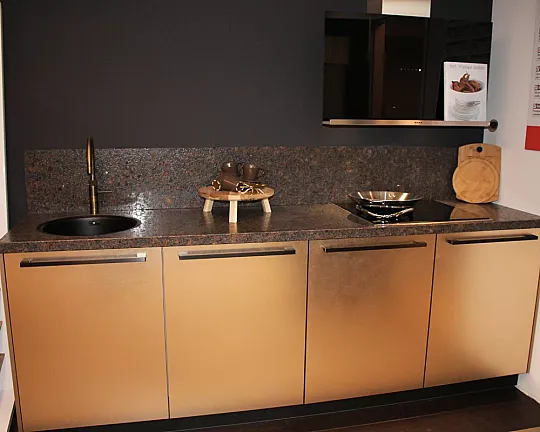 Goude keuken met granieten werkblad - Metal Gold