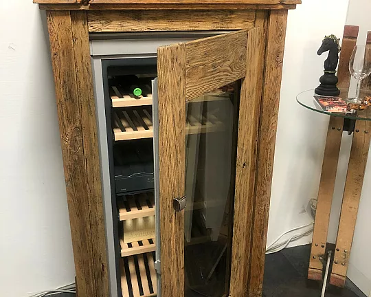 WEINTEMPERIER SCHRANK mit Liebherr Weinkühler - Weinschrank Vintage Einzelstück Unikat in Massivholz