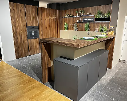 Leicht Moderne U-Küche Nussbaum - 219 Orlando