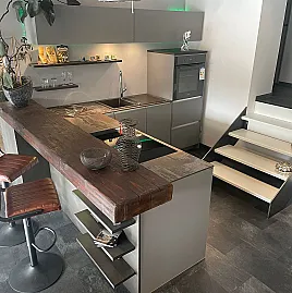 L-Küche mit Bartheke als Raumteiler