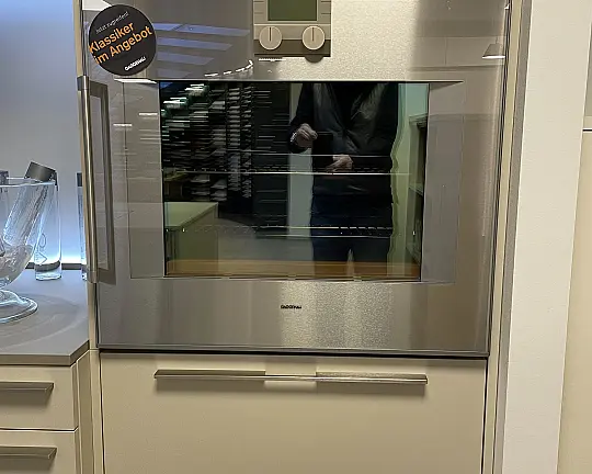 Gaggenau Backofen Serie 200, **Breite 76cm** mit Griff, Edelstahl-hinterlegte Vollglastüre, 17 Heizmethoden, Pyrolyse **inkl. Backstein** inkl. Backstein-Heizkörper** - BO280110