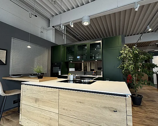 Moderne Grifflose Landhausküche i - AV5045 RAL Sonderlackierung