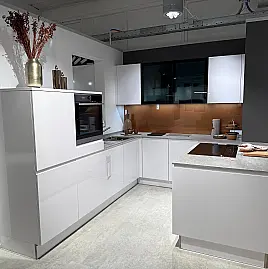 Moderne Nolte Küche in Zeitlosem Design