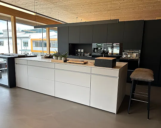 Musterküche Koje1 - Avance Classic FF/ Fenix