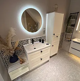 Exklusives Badezimmer/ Waschtisch - Spiegel mit LED Beleuchtung - Messestück