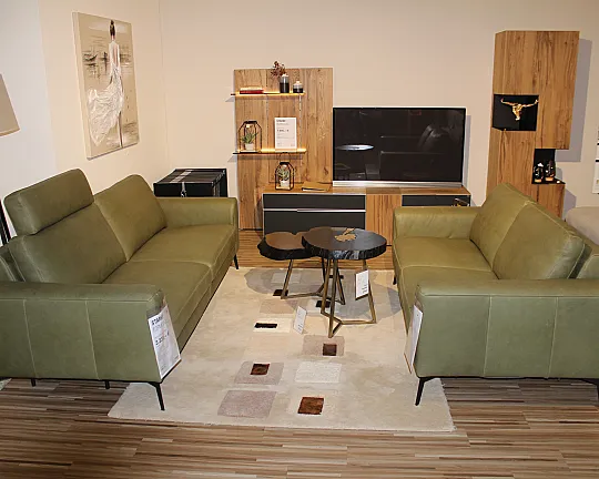 Sofa-Garnitur Contur Enna Leder OIive moderne Couchgarnitur mit Relaxfunktion & Federkern-Polsterung - Enna Contur Ausstellungsstück im Abverkauf