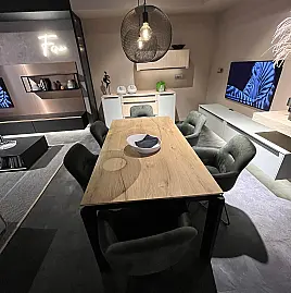 Exklusives Esszimmer - Messestück - Sideboard - Tischgruppe mit 6 Stühlen- indirekte LED-Beleuchtung