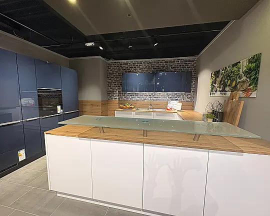 moderne Küche mit Theke - Nova Lack