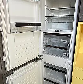 Siemens studioLine iQ700 Einbau-Kühl-Gefrierkombination