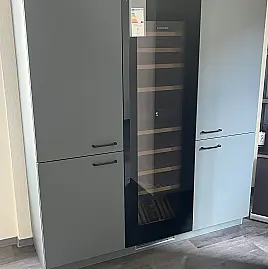 Moderne Hochschrank-Kombination in Titangrau supermatt