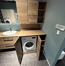 Exklusives Badezimmer mit Waschtisch - Armatur - LED-Spiegelschrank - inkl. Bosch Waschmaschine