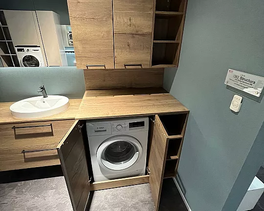 Exklusives Badezimmer mit Waschtisch - Armatur - LED-Spiegelschrank - inkl. Bosch Waschmaschine - Structura