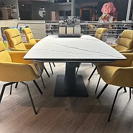 Esstisch