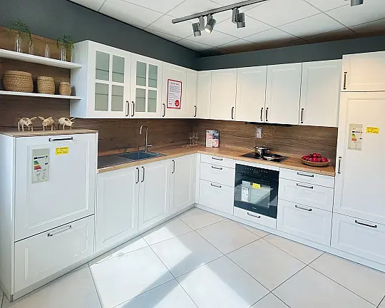 Hochwertige  Landhausküche in L-Form - Häcker Concept 130 RAVENNA N790 -weiß-