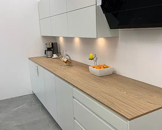 Moderne Küchenzeile  in Mattlack zum super Preis - Granada
