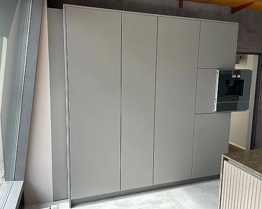 Sonderabverkauf wegen Umbau - THE WALL - die Design-Schrankwand - S187 | Die Manufaktur