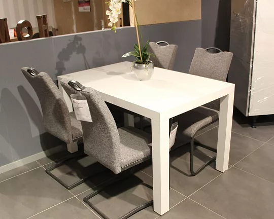 Kleiner hochwertiger Esstisch mit Auszug + moderne Schwingstühle - Tischgruppe