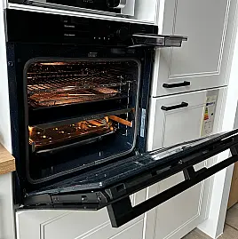 Dampfbackofen / Dampfgarfunktion / Steam-Funktion / Pyrolyse-Selbstreinigung / Backofen