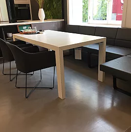 Tisch in schlichtem Design (1800x900mm) / 37% Rabatt zu UVP