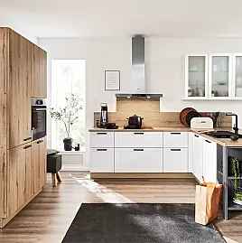 Küche im modernen Landhausstil inkl. AEG Einbaugeräte