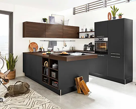 Moderne Küche in Schwarz mit Kochinsel und Geräten - Serie 3099
