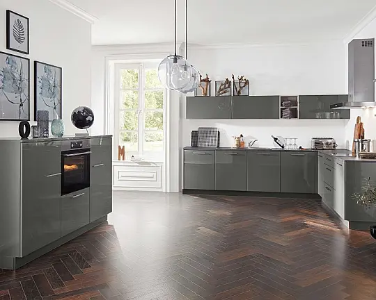 Moderne Hochglanz-Küche in elegantem Grauton mit Geräten - Serie 3007