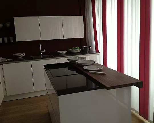 SIEMATIC - S 2 Hochglanz-similaque lotusweiss grifflos