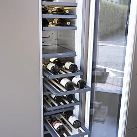 Vario Weinklimaschrank Serie 400 mit Push-to-Open in der Breite 45,7 cm