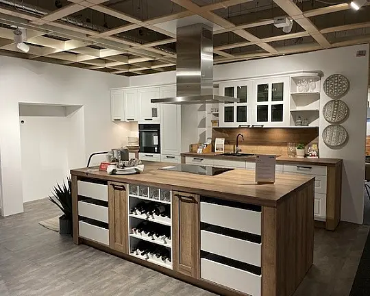 Landhausküche mit Kochinsel  I  K007 - SK - Rena Hellgrau