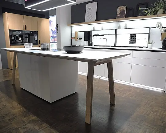 Designküche mit Kochtisch - NX240