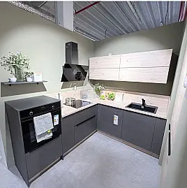 Moderne Einbauküche in L-Form