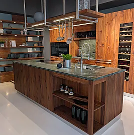 Massivholzküche mit Insel